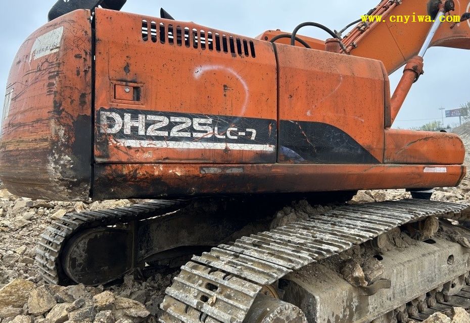Hot 25 Ton Excavator Digger Used Excavators Doosan 225 Excavator Original Excavator For Sale